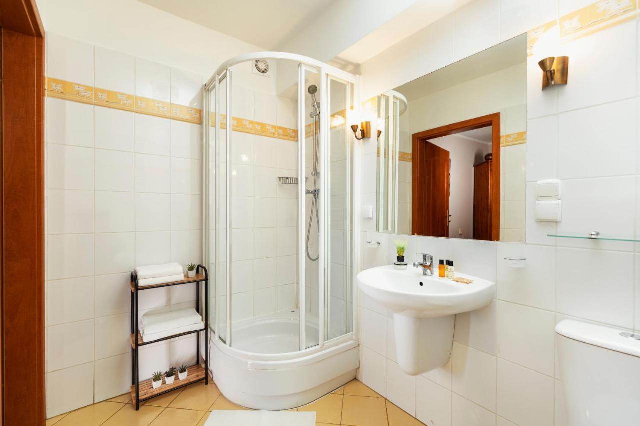 Villa Toscania-Check In 24H Poznan Ngoại thất bức ảnh