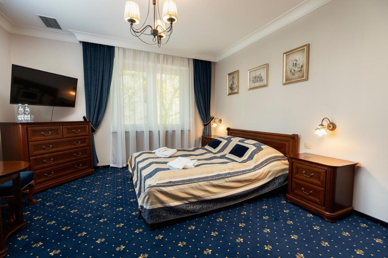 Villa Toscania-Check In 24H Poznan Ngoại thất bức ảnh