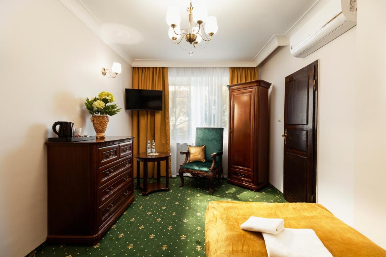 Villa Toscania-Check In 24H Poznan Ngoại thất bức ảnh